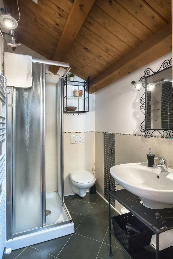Duplex At The Entrance To Venice 2 Bathroom And Terrace