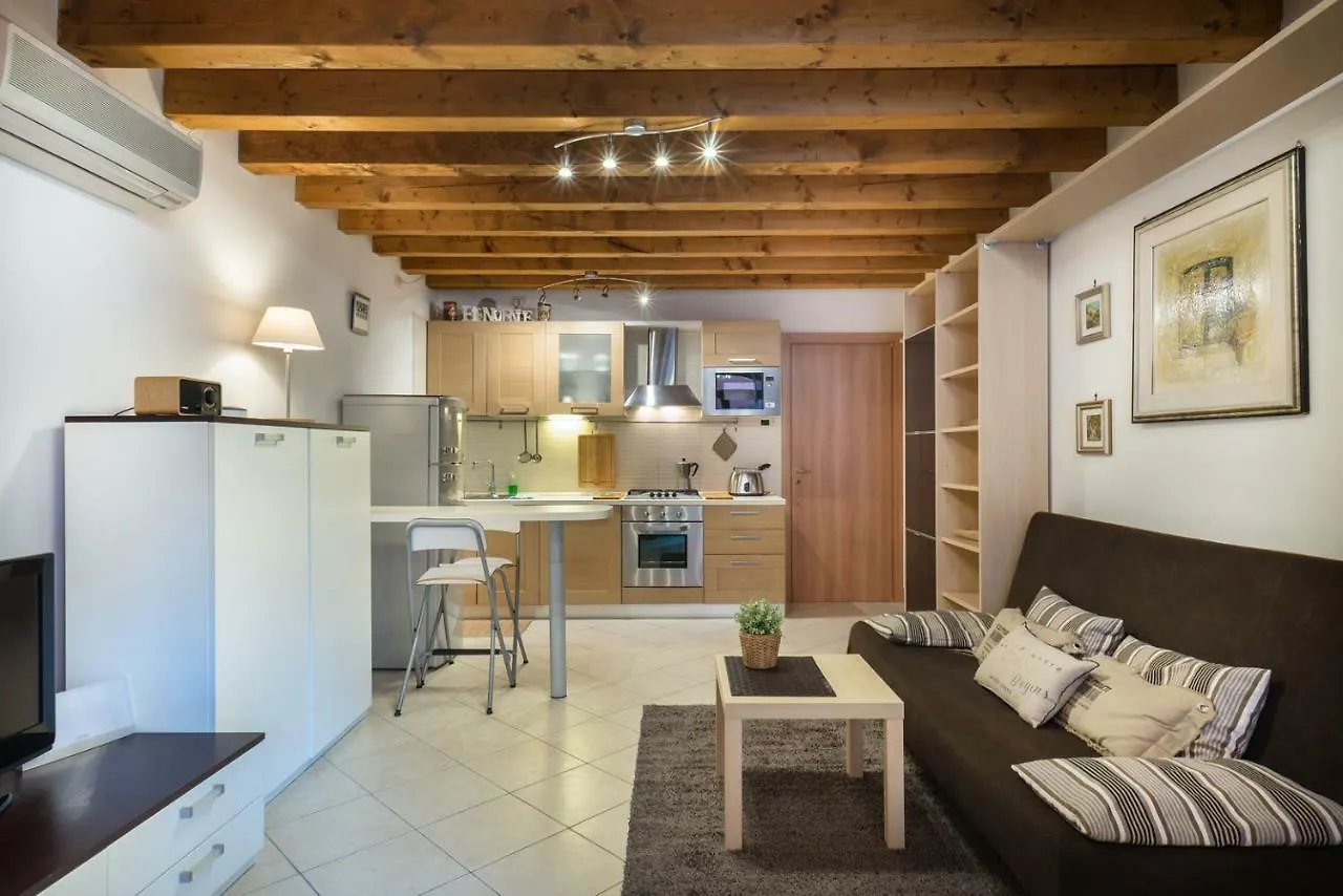 Duplex At The Entrance To Venice 2 Bathroom And Terrace 0*,